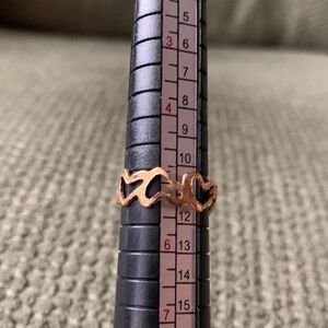 Elegant Gold Heart Wave Ring